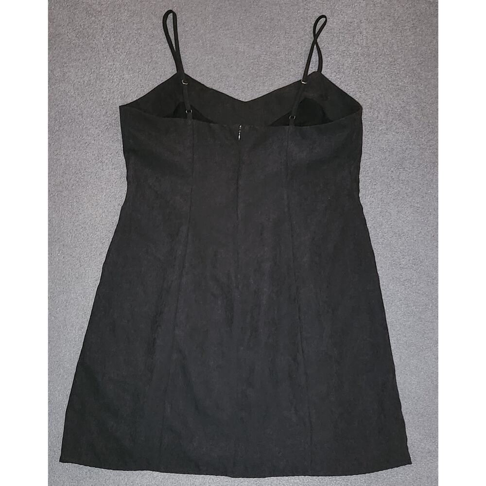 Forever 21 Size Large Solid Black Sleeveless Short Dress Pleated‎ - Picture 4 of 5